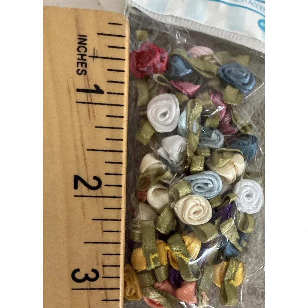 Vintage Hirschberg Schutz Co Crafting Embellishments Roses Red 18pc Offray 40pc